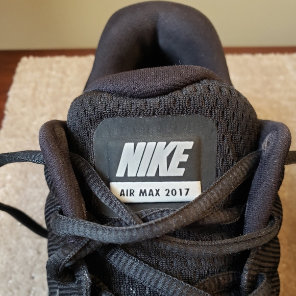 Nike Triple Black Airmax 2017 Men 10.5 - Picture 4 of 8